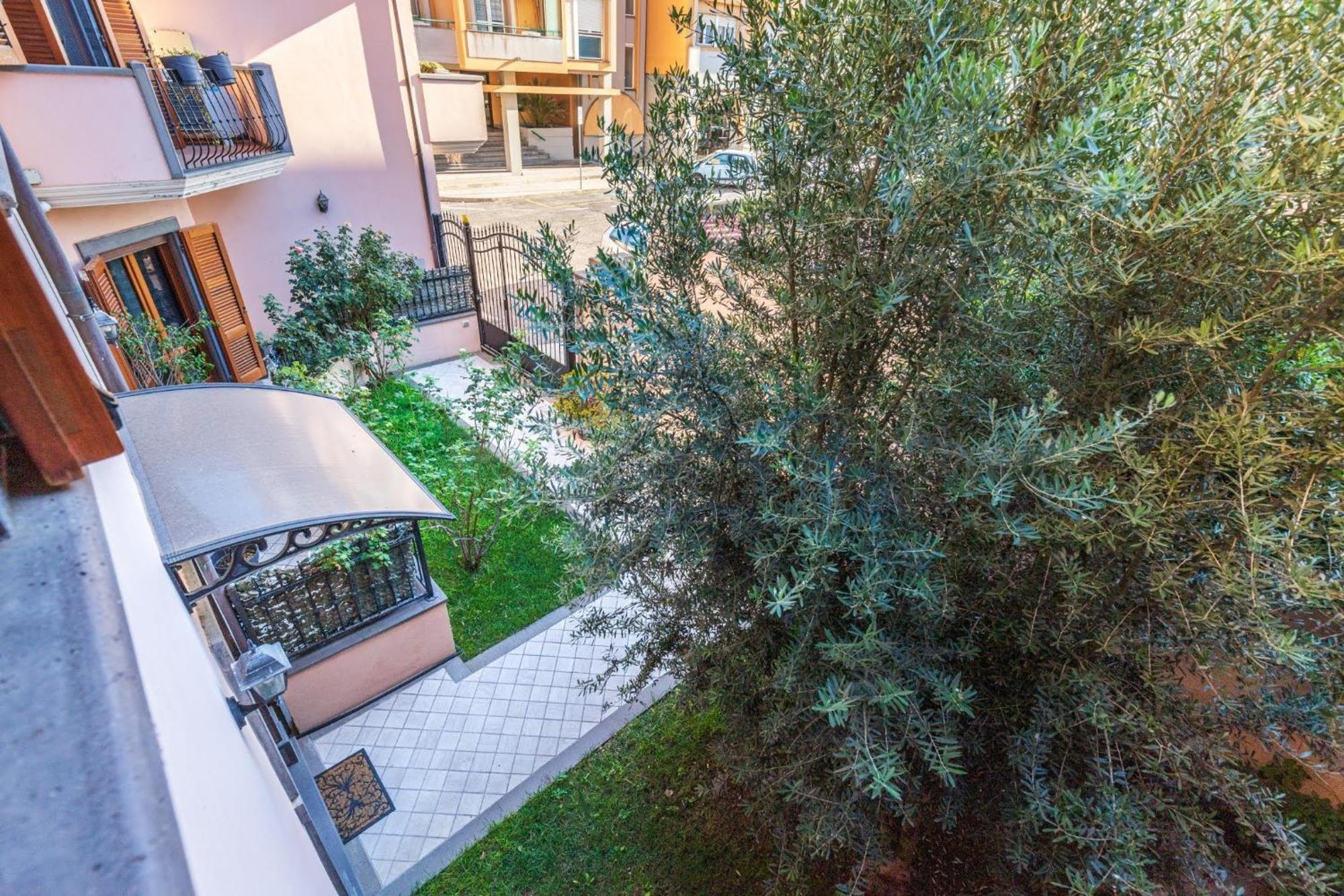 Casa Lilla 1 E 2 Apartment Oristano Bagian luar foto