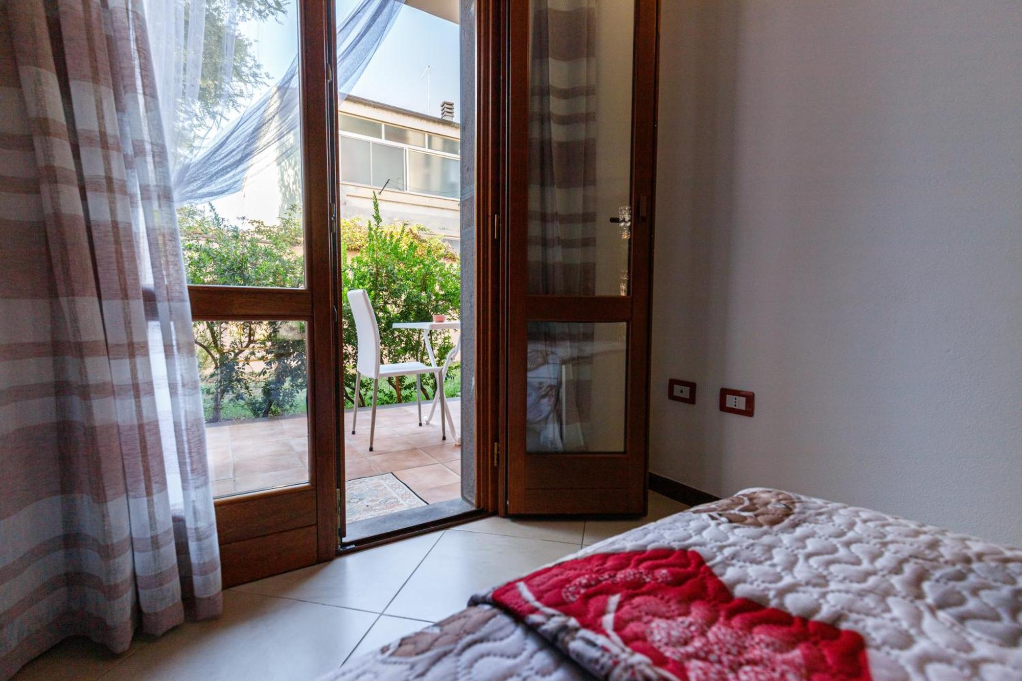 Casa Lilla 1 E 2 Apartment Oristano Ruang foto