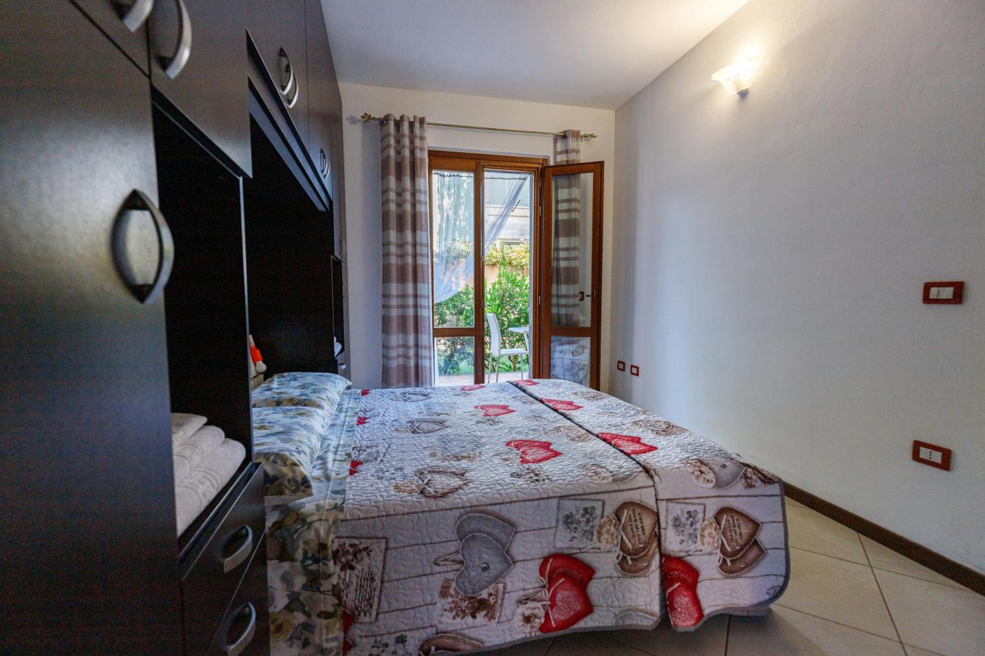 Casa Lilla 1 E 2 Apartment Oristano Ruang foto