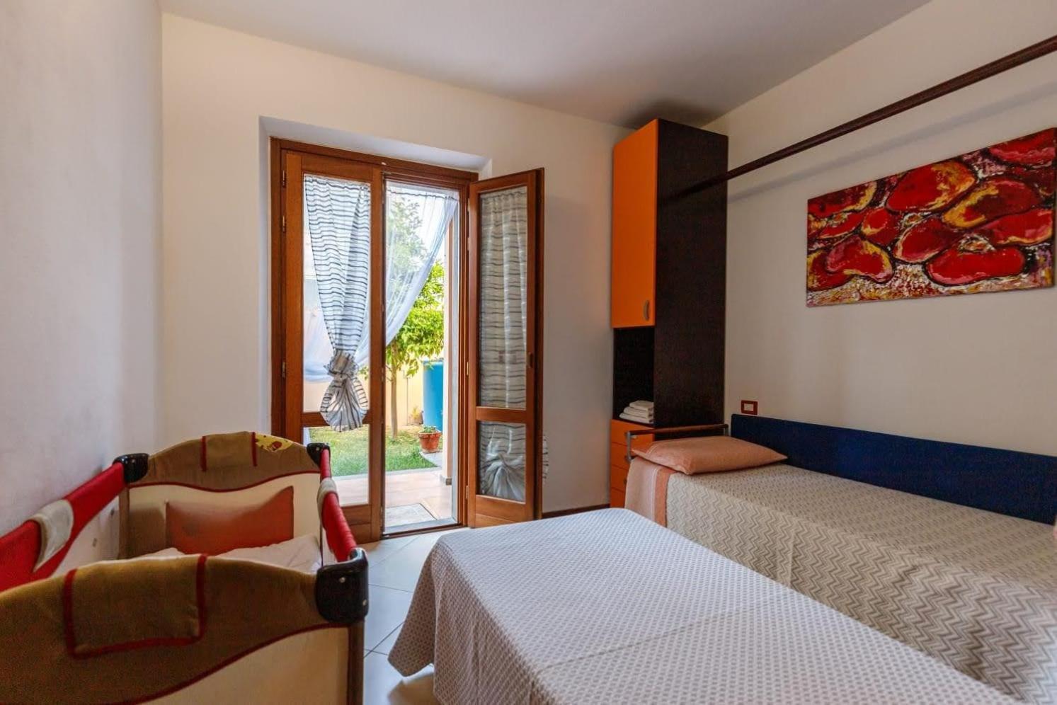 Casa Lilla 1 E 2 Apartment Oristano Ruang foto