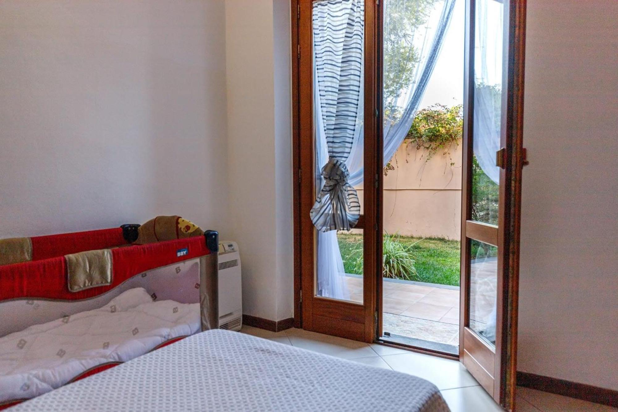 Casa Lilla 1 E 2 Apartment Oristano Ruang foto