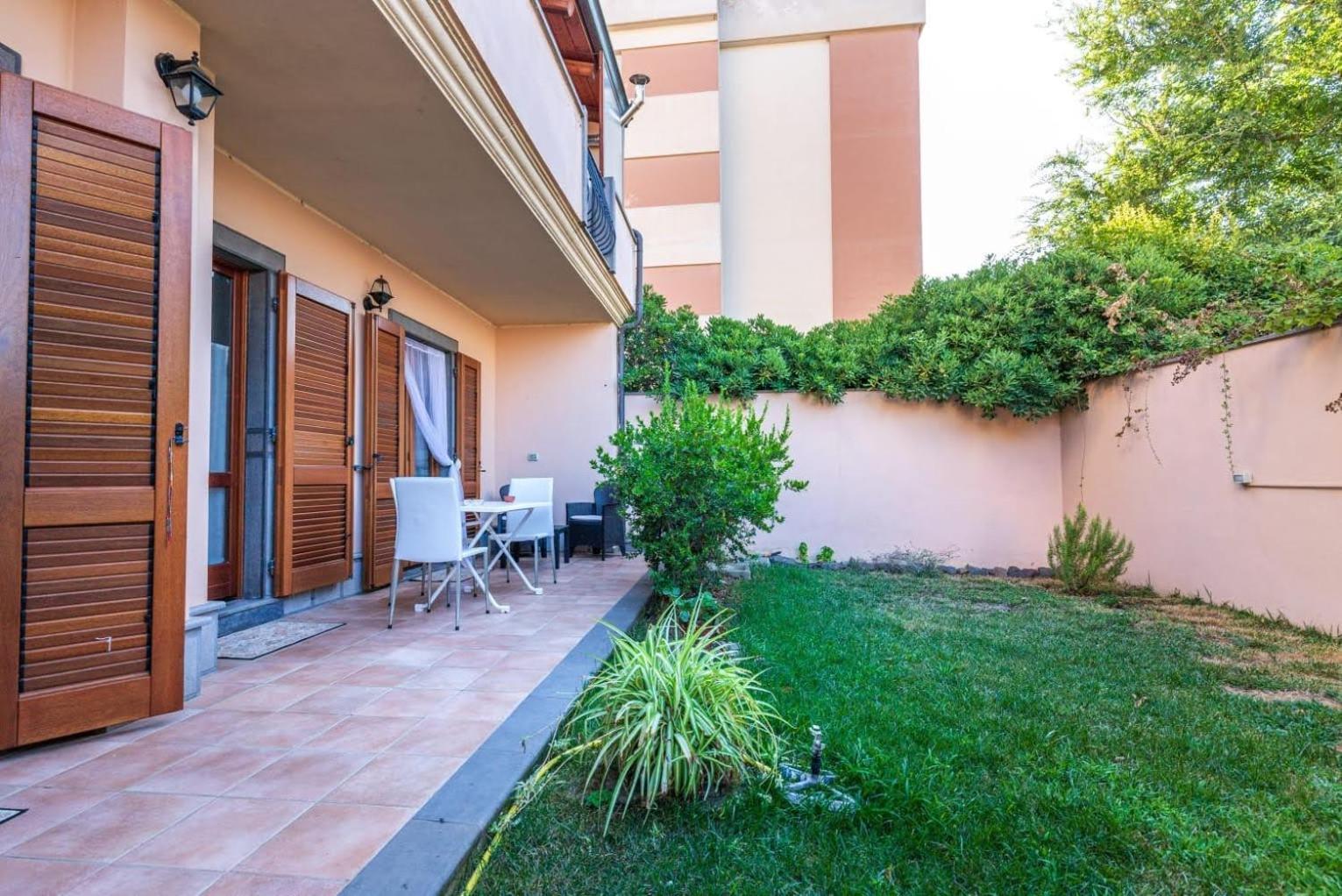 Casa Lilla 1 E 2 Apartment Oristano Bagian luar foto